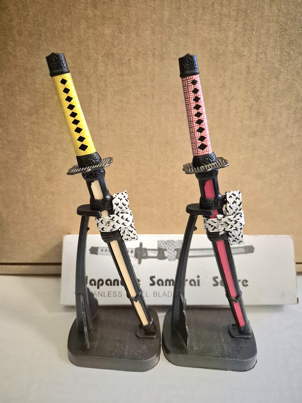 Letter openers Japanese Mini Samurai Sword Set - Yellow & Red
